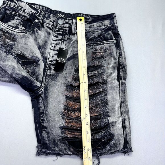 BoohooMAN Relaxed Rigid Extreme Ripped Tinted Denim Jorts‎ In Mid Grey Size 30 - Picture 5 of 12